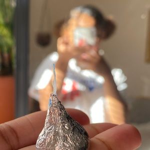 Meet your Posher, Elise